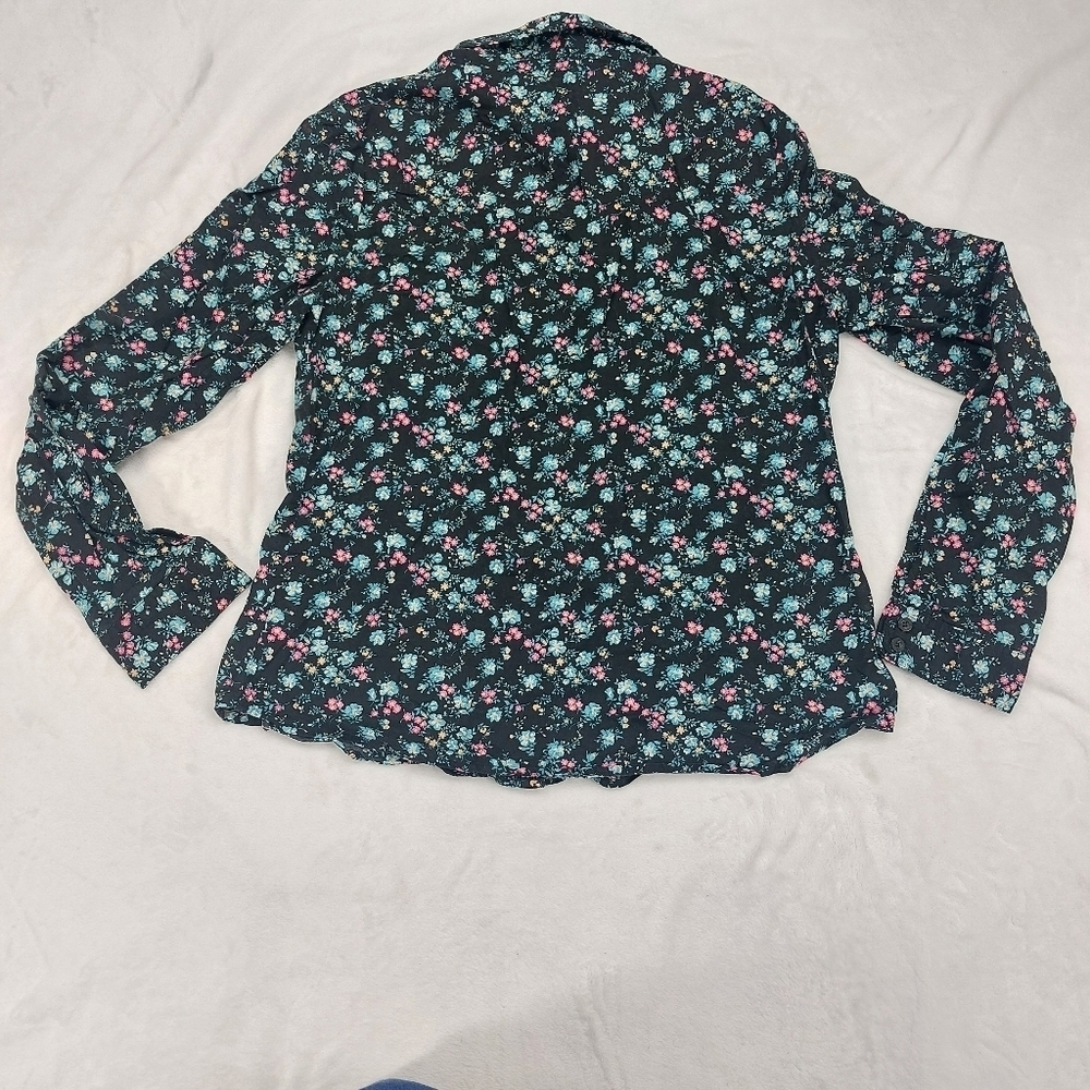 MILEY CYRUS MAX AZRIA BLACK FLORAL V-NECK ROLL TAB SLEEVES BUTTON UP SHIRT SZ XL - Picture 7 of 7